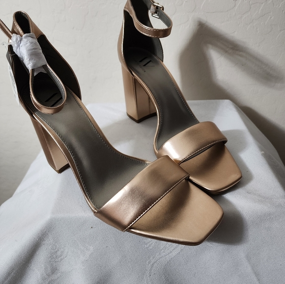 NWT WORTHINGTON Becklyn Rose Gold stacked heels. - Picture 5 of 6